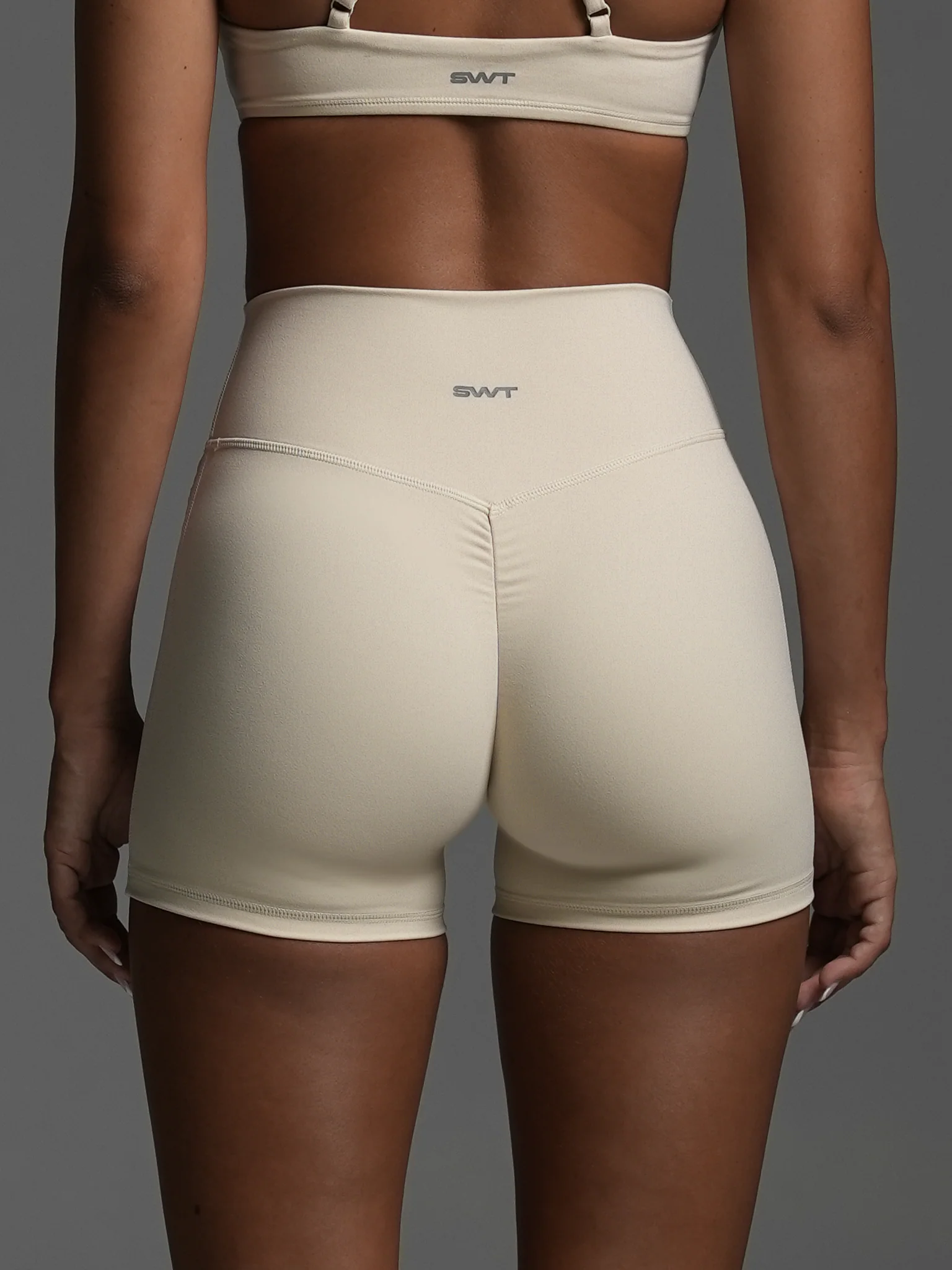 Base 4" Scrunch Shorts - Image 5