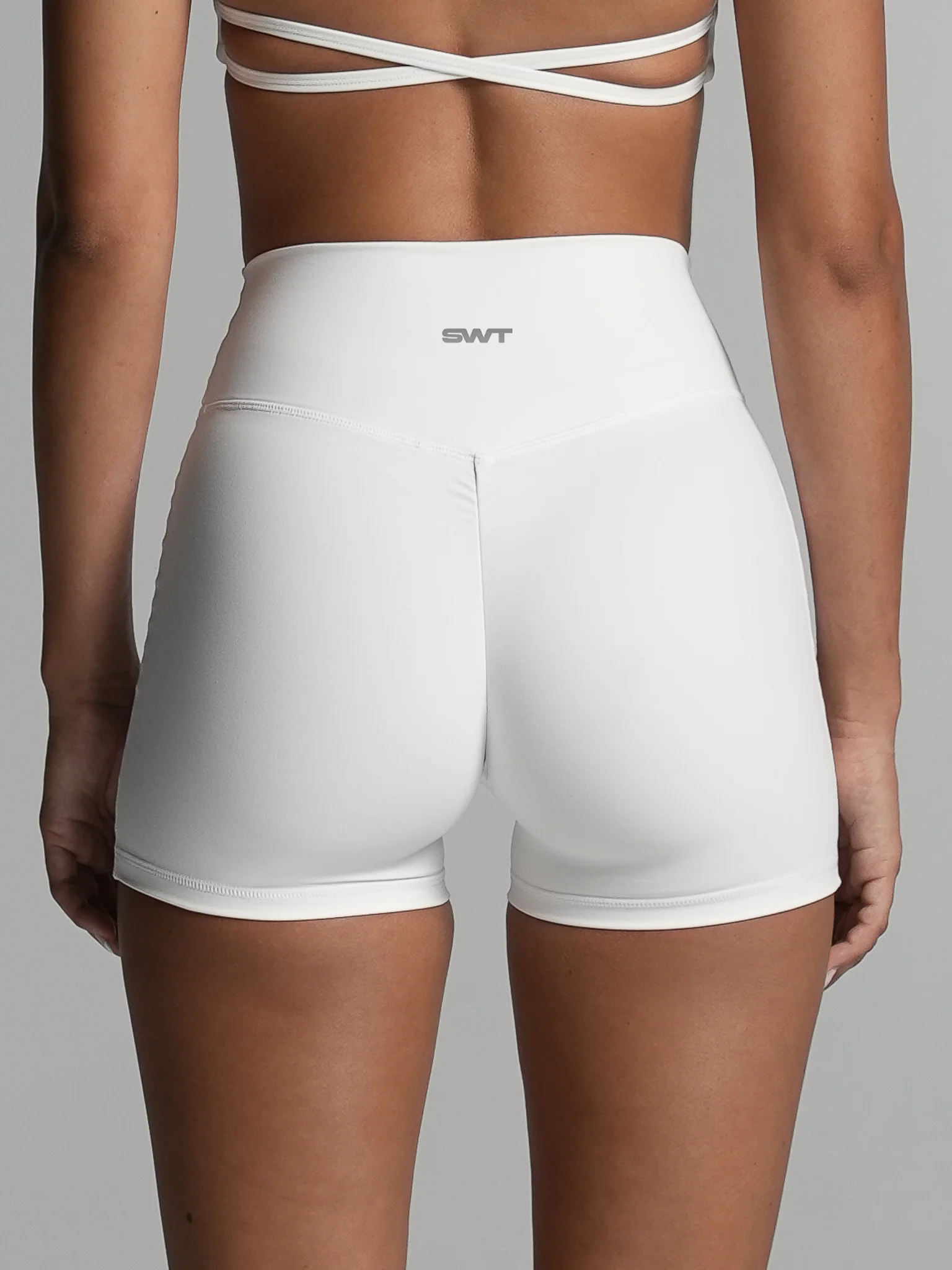 Base 4" Scrunch Shorts - Image 5