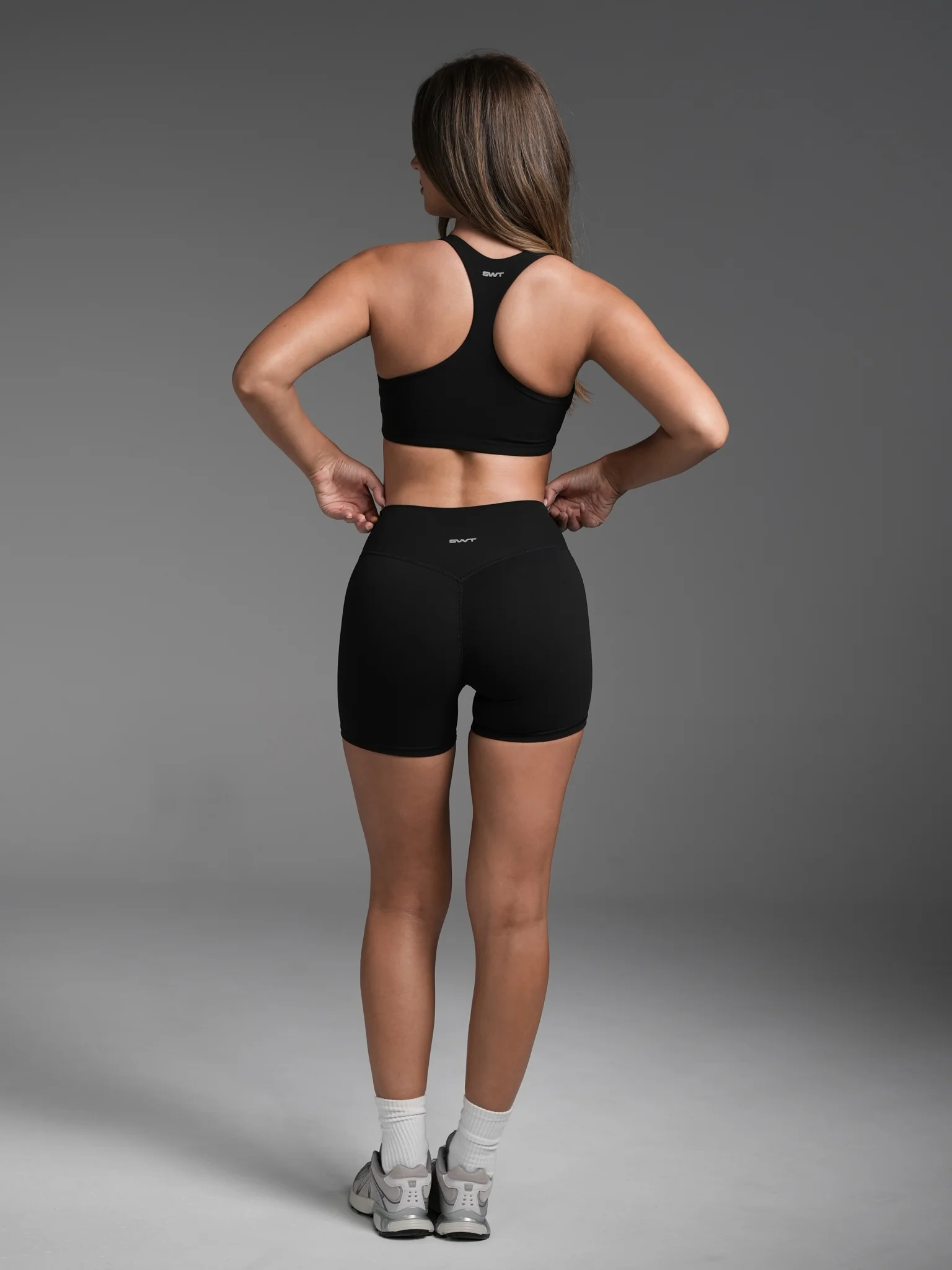 FLX Invisible Scrunch Shorts 4" - Image 5